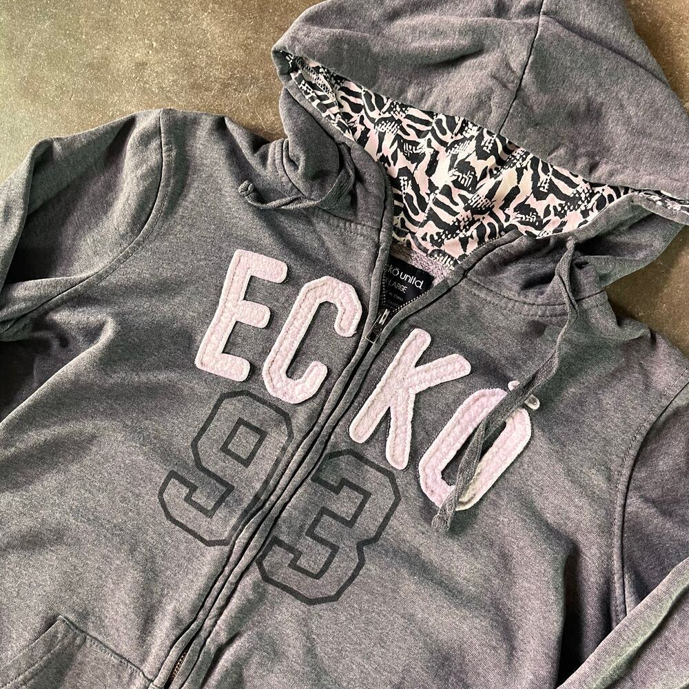 Y2K ecko untld 93 embossed skater hoodie cotton poly blend measures men’s size S